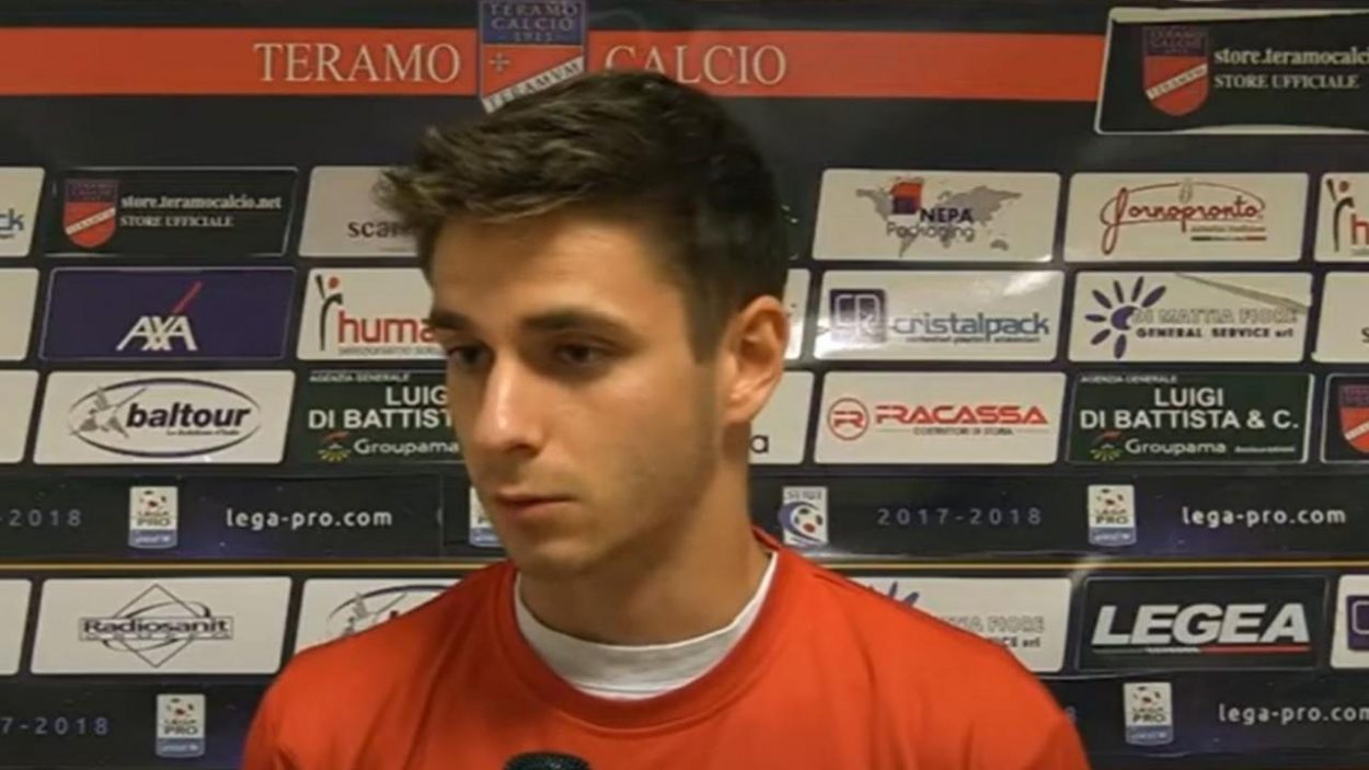 Alessandro Fiordaliso con la maglia del Teramo - www.lacasadic.com