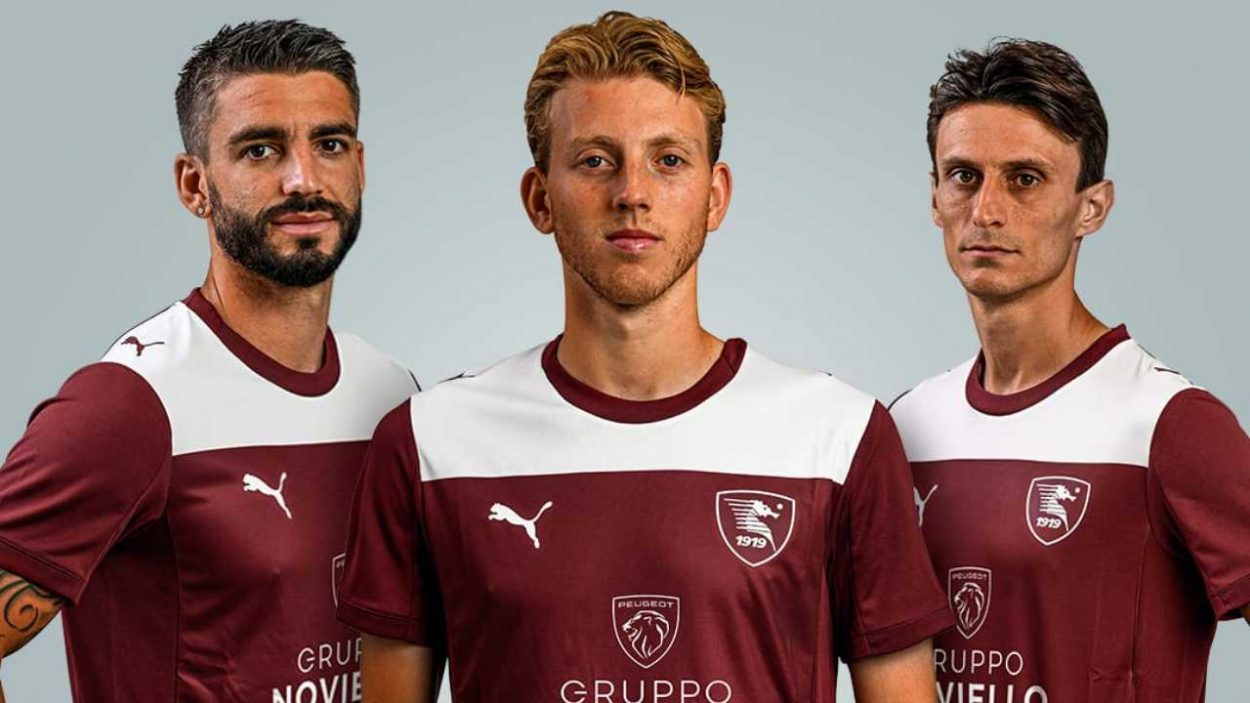 Salernitana nuovo home kit