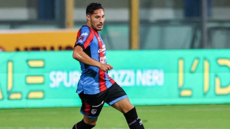 Salvatore Aloi con la maglia del Catania (credit: Riccardo Caruso) - www.lacasadic.com