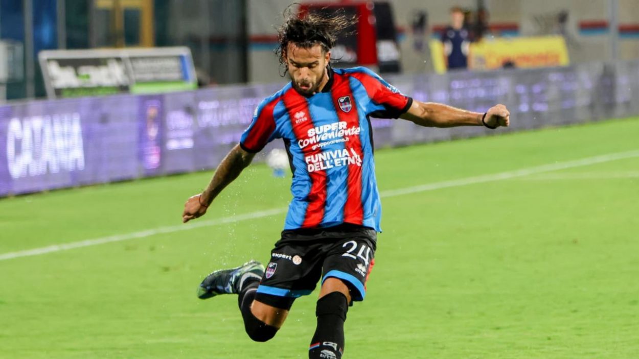 Tiago Casasola con la maglia del Catania (credit: Riccardo Caruso) - www.lacasadic.com