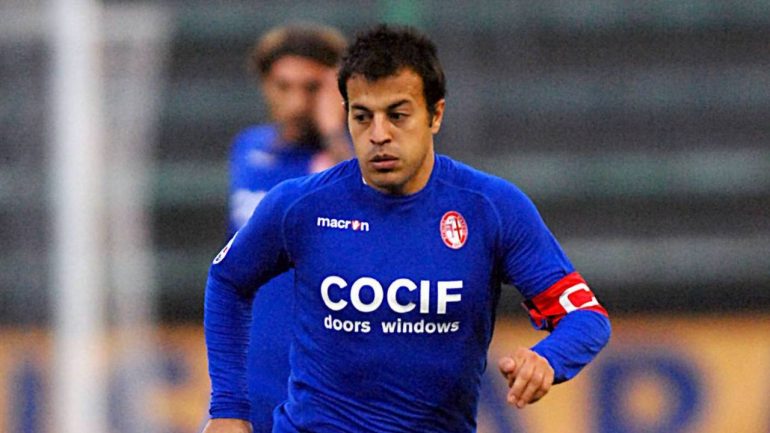 Adrian Ricchiuti con la maglia del Rimini (Credit_ Imago) _ www.lacasadic.com