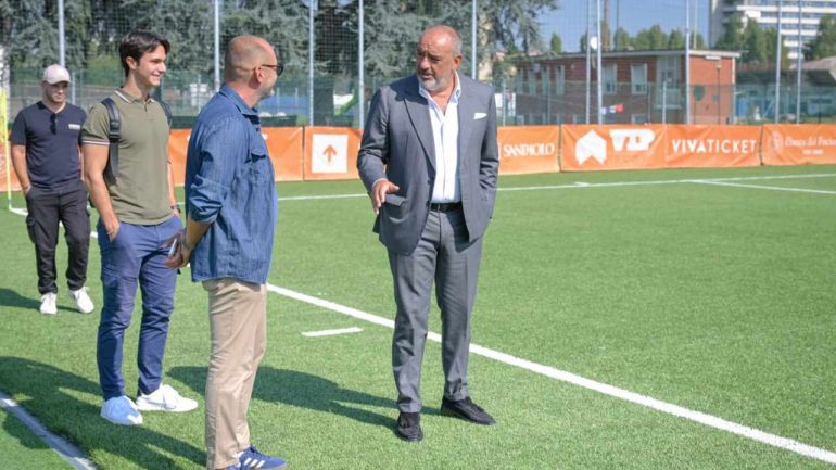 Il presidente dell'Alcione Milano, Giulio Gallazzi, con Gianluca Di Marzio (Credit: Alcione Milano)