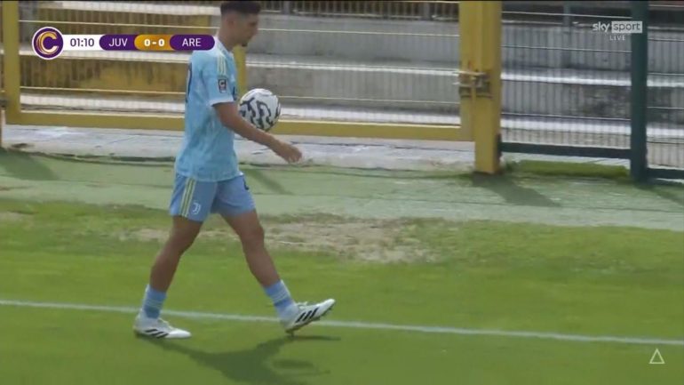 Jonas Rouhi con la maglia della Next Gen (screenshot)