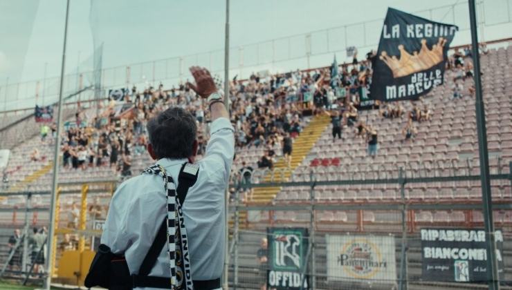 Passeri saluta i tifosi