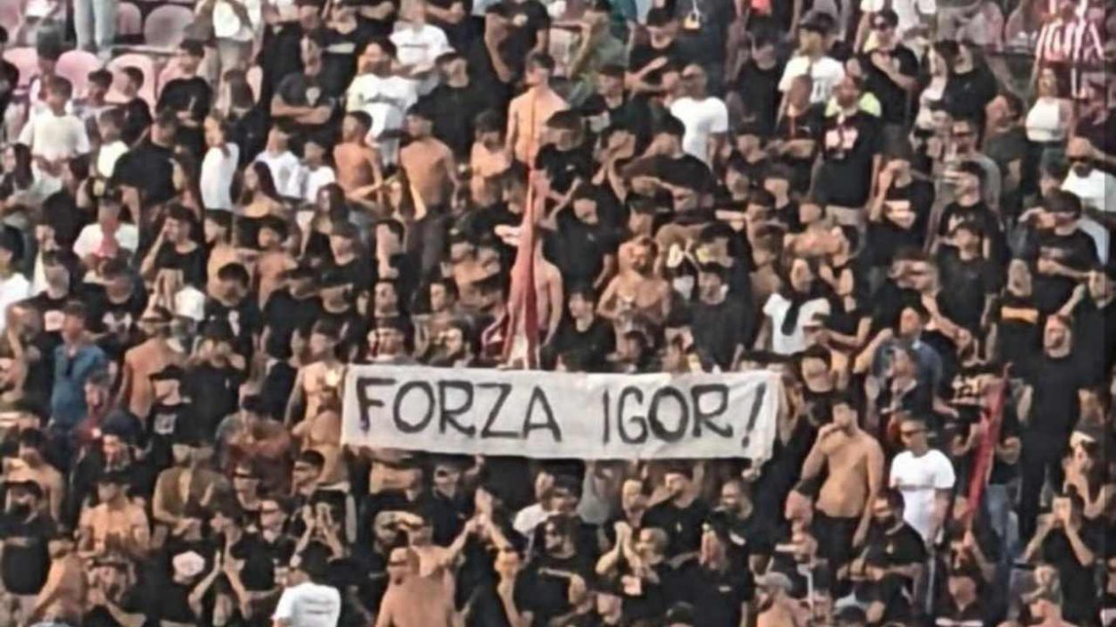 Striscione tifosi Vis Pesaro per Igor Protti. IG Protti