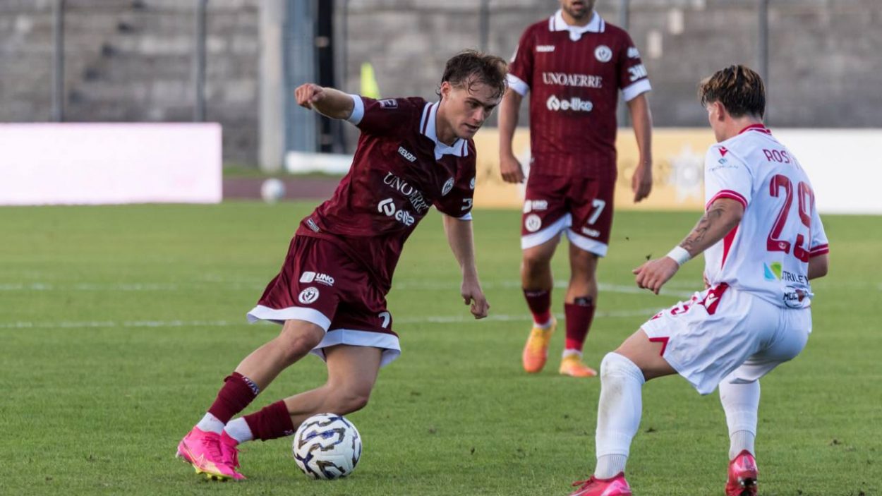 Luca Chierico con la maglia dell'Arezzo (credit: SS. Arezzo) - www.lacasadic.com