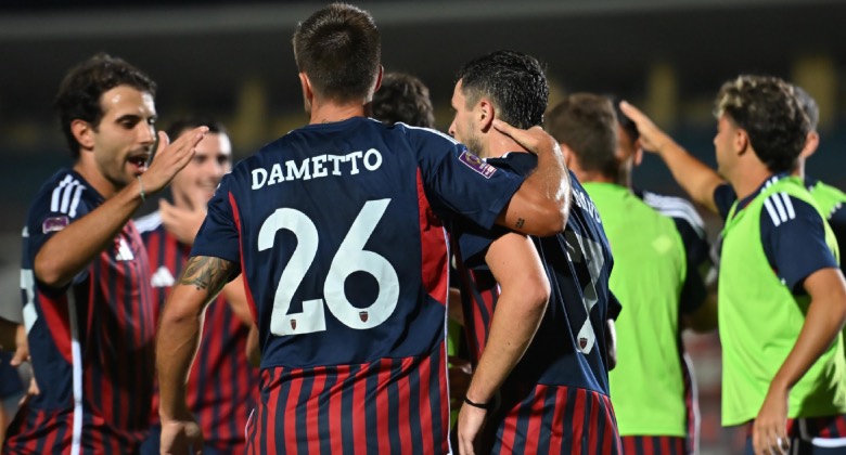 festeggiamenti-Squadra-Cosenza-credit-Andrea Rosito www.lacasadic.com