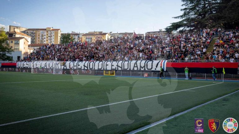 Curva Ovest dello stadio Alfredo Viviani (credit: Nicola Remollino, Potenza Calcio) - www.lacasadic.com