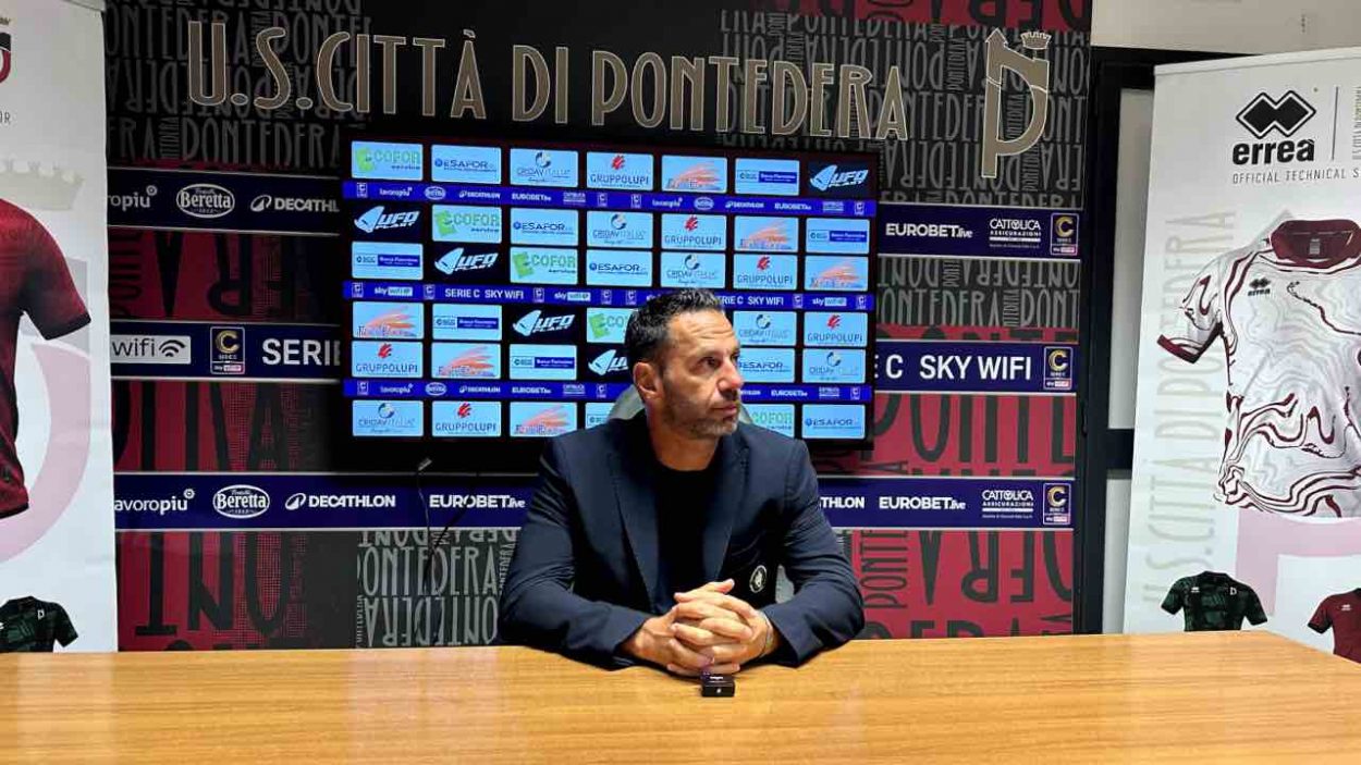 Luciano Zauri in conferenza stampa / www.lacasadic.com