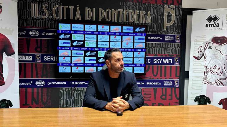 Luciano Zauri in conferenza stampa / www.lacasadic.com