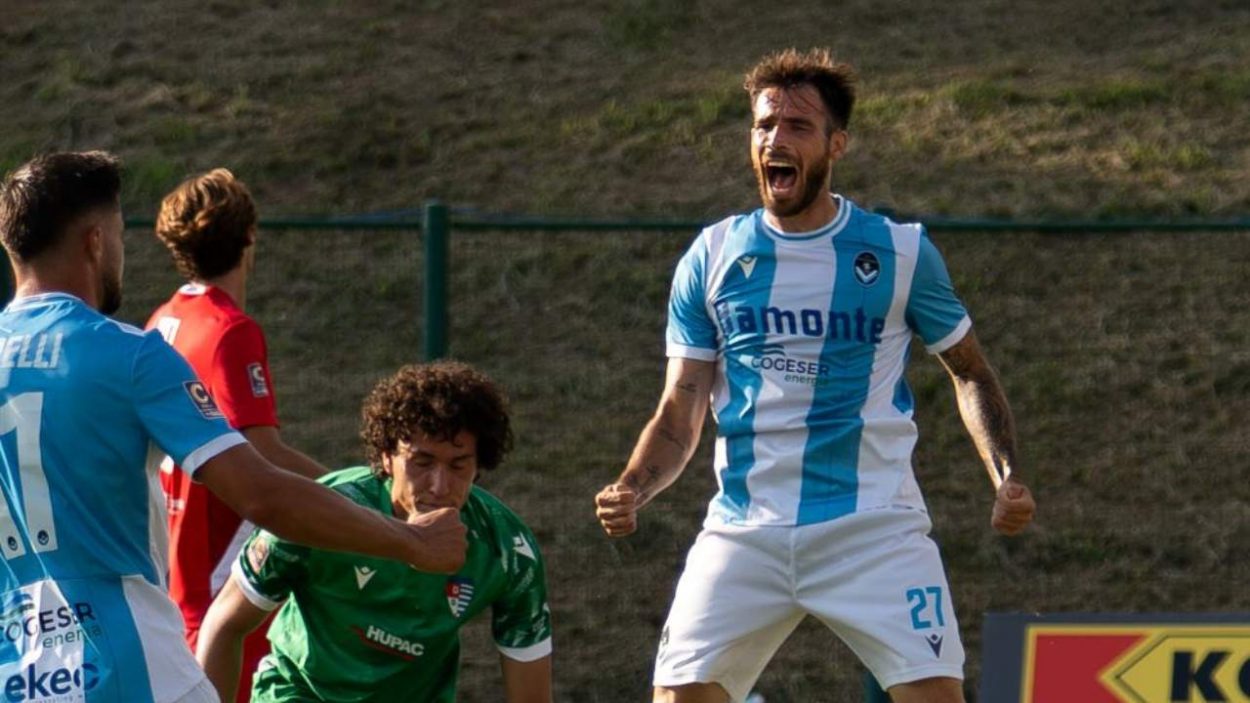 Mattia Alborghetti con la maglia della Giana Erminio