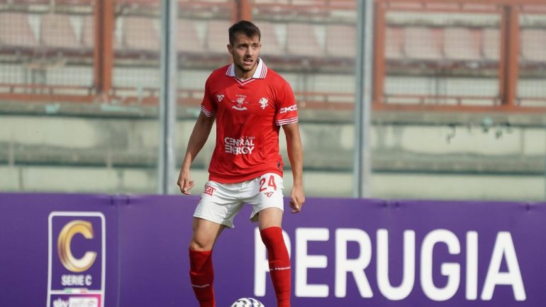 Emanuele Torrasi con la maglia del Perugia (credit: IMAGO) www.lacasadic.com
