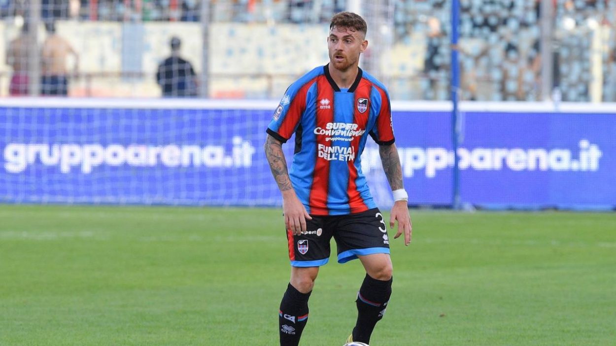 Alessandro Celli in azione con la maglia del Catania
