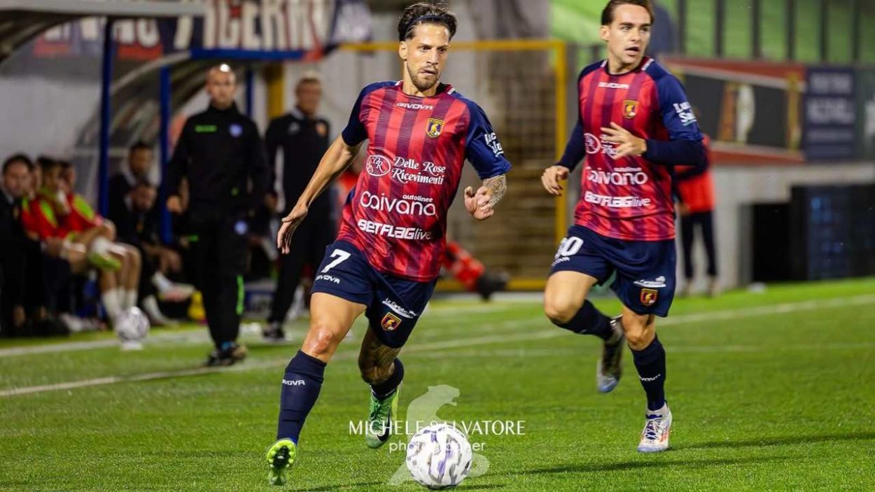 energe con la maglia del picerno