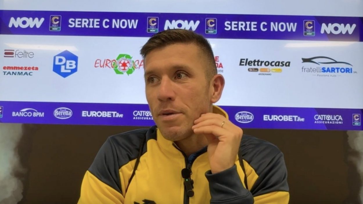 Fabio Scarsella con la maglia della Pergolettese - www.lacasadic.com