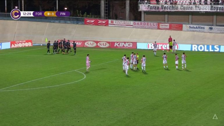 Gol di Bruzzaniti durante Forlì-Pineto - www.lacasadic.com