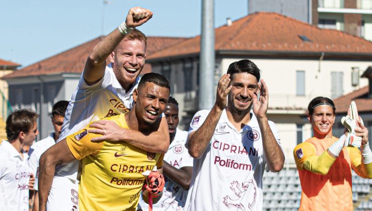 Festeggiamenti dopo il gol - credit: Ravenna FC - www.lacasadic.com