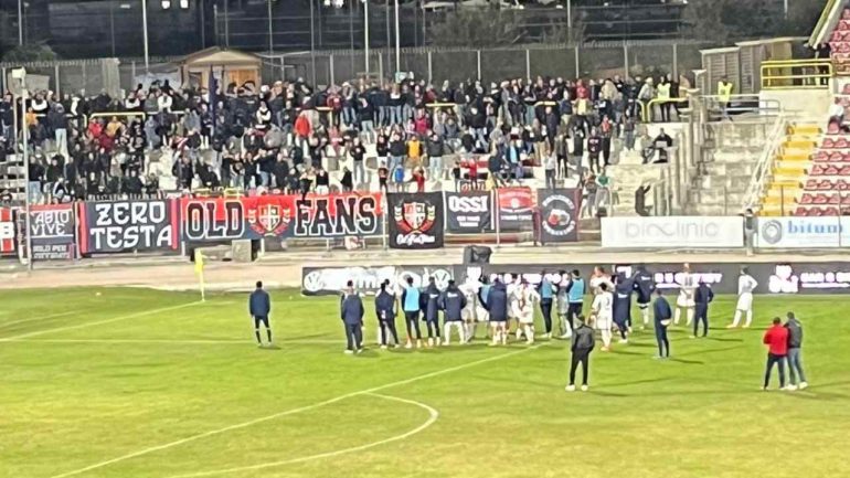 Torres-Forlì, squadra di casa sotto la curva