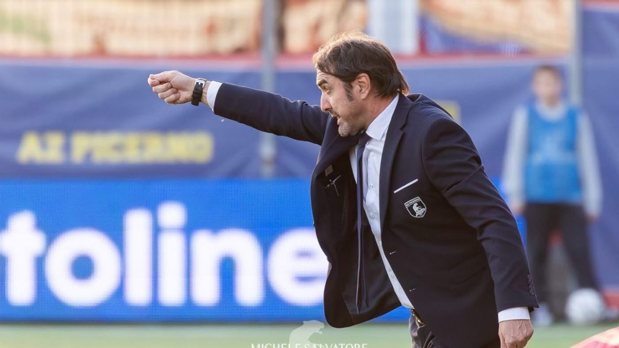 Valerio Bertotto sulla panchina dell'Az Picerno Credit: Michele Salvatore Az Picerno / www.lacasadic.com