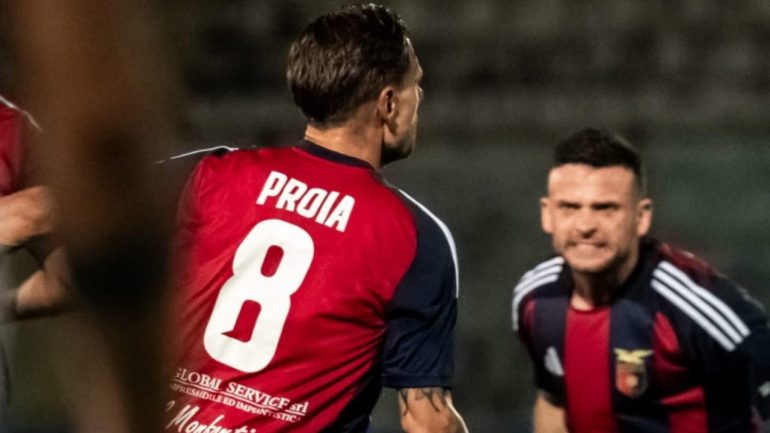Federico Proia con la maglia della Casertana, Credit Casertana F.C / www.lacasadic.com
