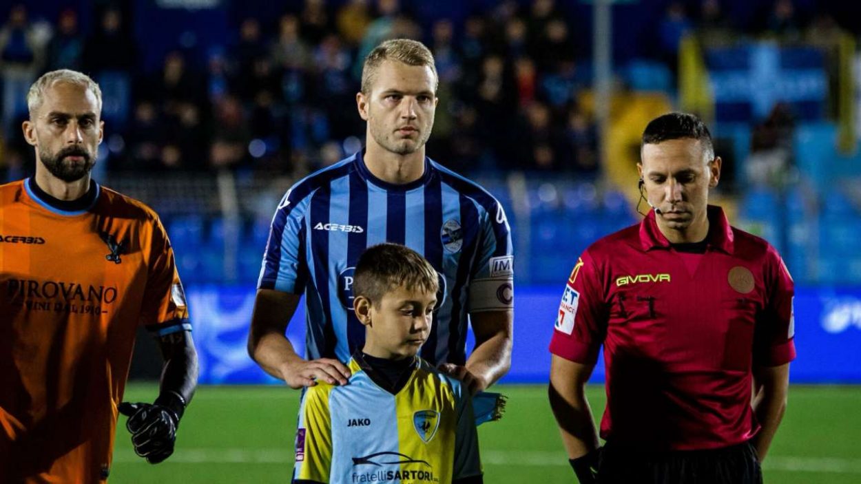 Sipos con la maglia del Lecco
