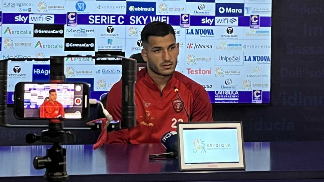 L'attaccante del Perugia Daniele Montevago in conferenza stampa, www.lacasadic.com