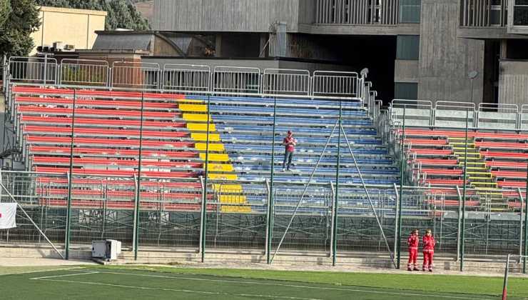 Il tifoso del Trapani a seguito della squadra nella trasferta di Potenza, www.lacasadic.com
