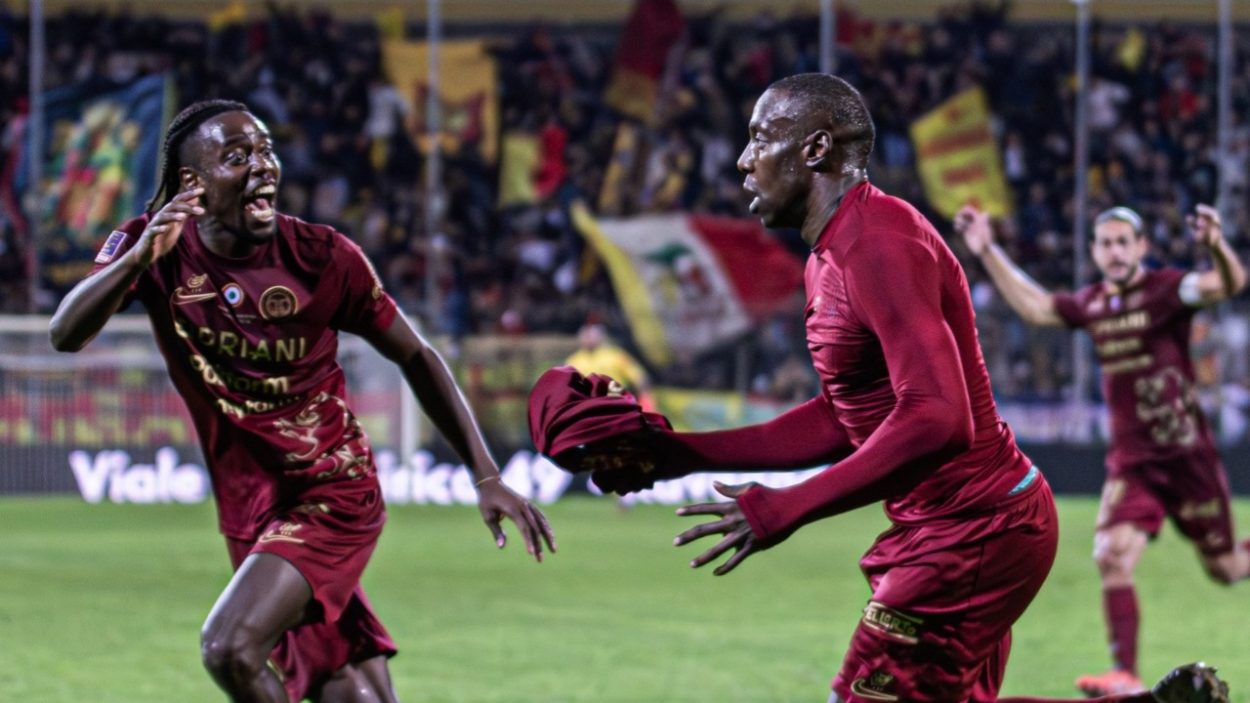 Stefano Okaka esultanza / credit: Ravenna Calcio