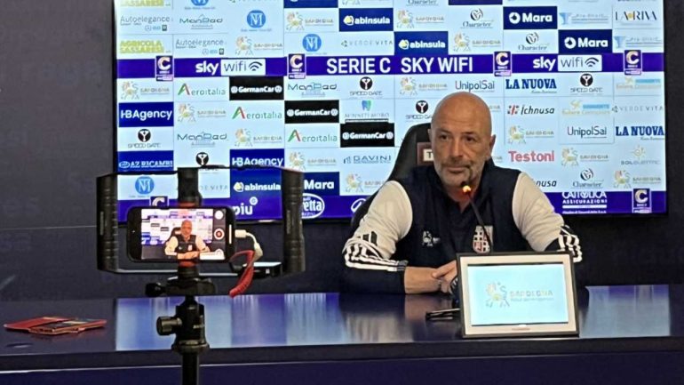 L'allenatore della Torres Alfonso Greco in conferenza stampa, www.lacasadic.com