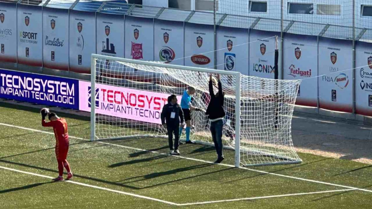 Buco alla rete al campo del Guidonia _ LaCasadiC,com