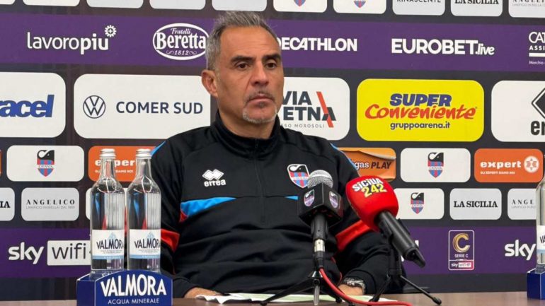 Domenico Toscano allenatore del Catania in conferenza stampa