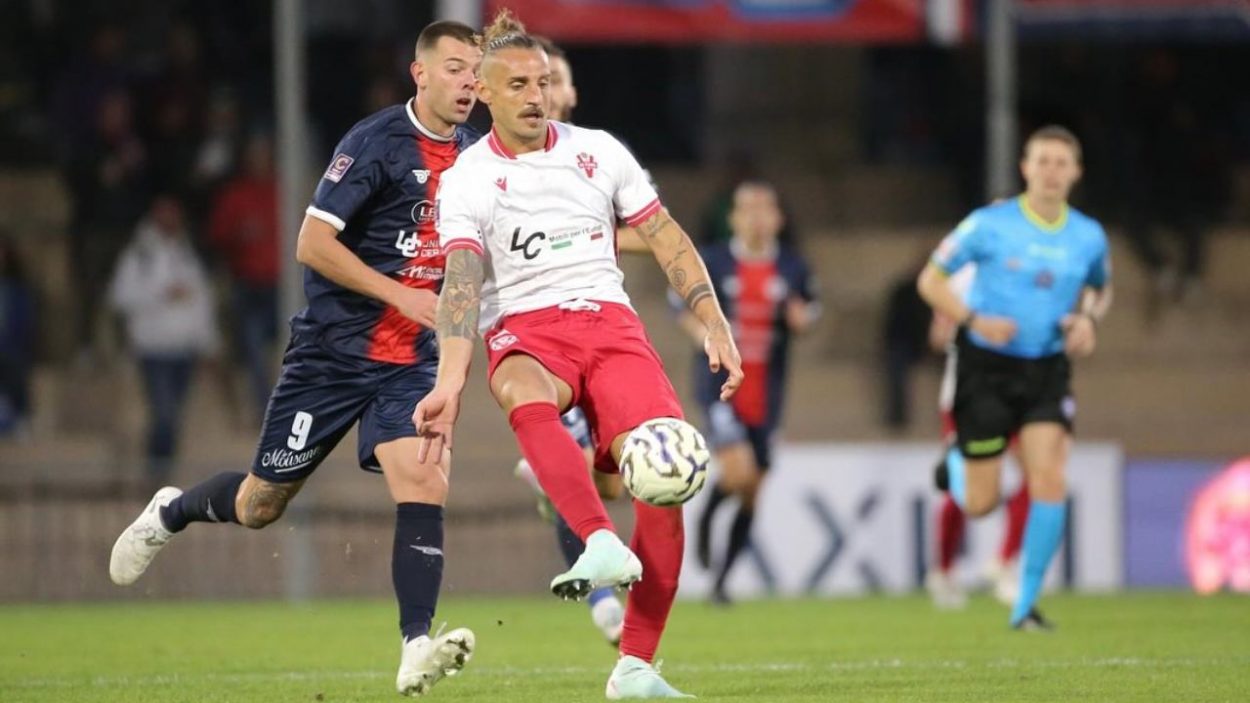 Denis Tonucci, difensore della Vis Pesaro. Credit: Vis Pesaro 1898 / www.lacasadic.com