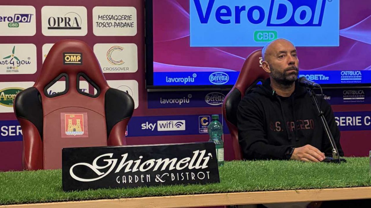 Cristian Bucchi in conferenza stampa / www.lacasadic.com