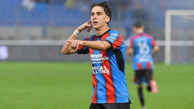 Kaleb Jimenez esulta nella vittoria contro l'Atalanta U23