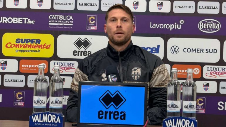 Salvatore Caturano in conferenza stampa con il Catania - www.lacasadic.com