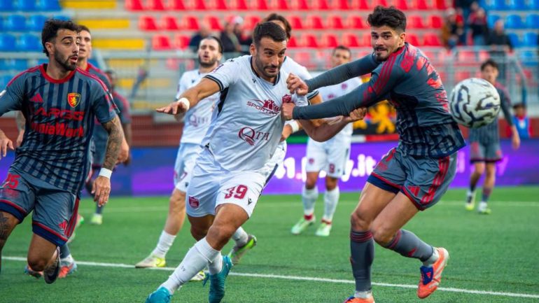 Francesco Grandolfo con la maglia del Trapani (credit: FC Trapani) - www.lacasadic.com