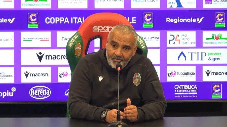 Fabio Liverani in conferenza stampa con la Ternana - www-lacasdic.com