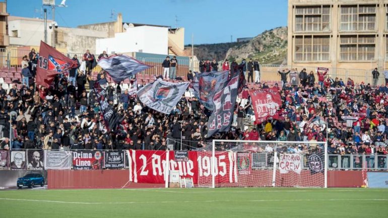 Trapani, i tifosi a sostegno della squadra
