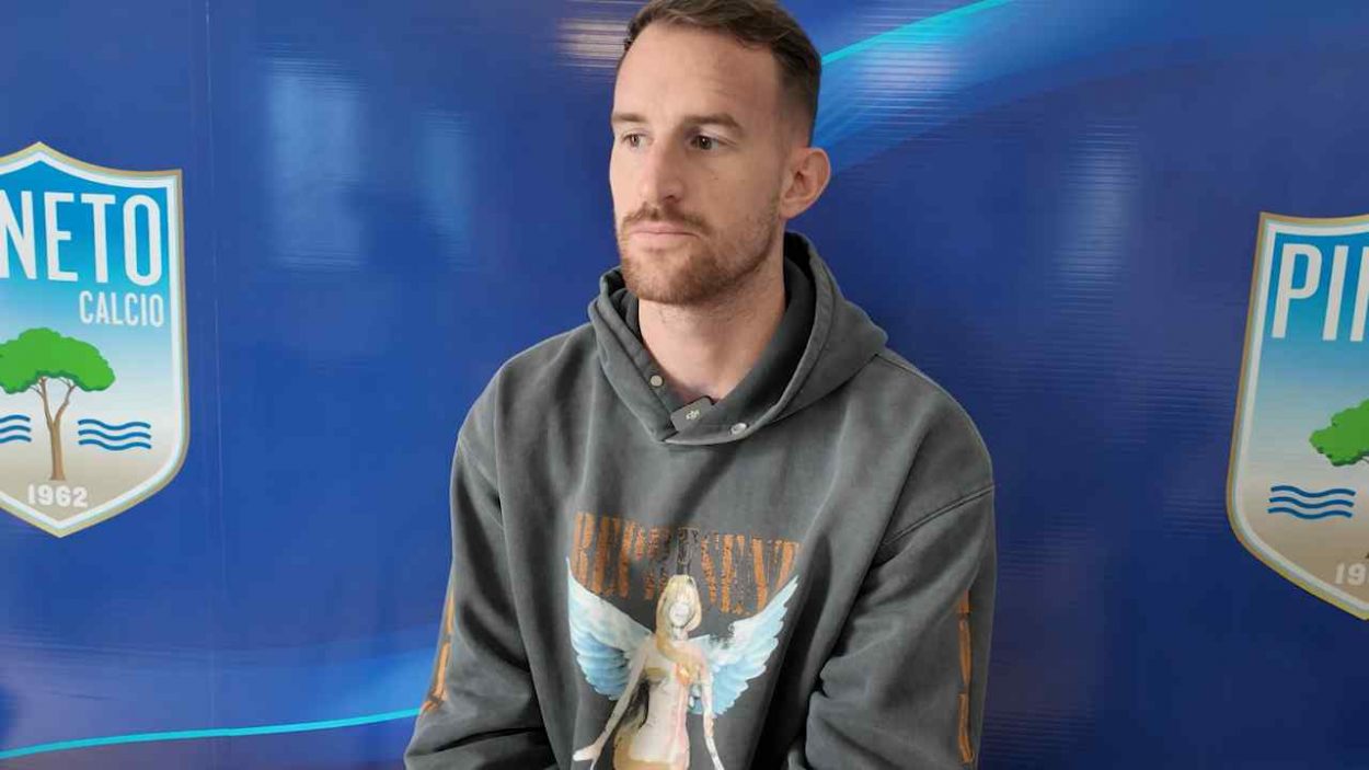 Frare durante un'intervista