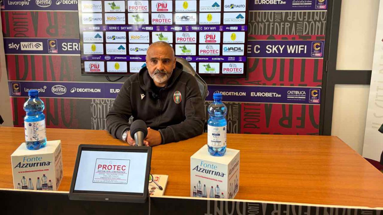 Fabio Liverani in conferenza stampa / www.lacasadic.com